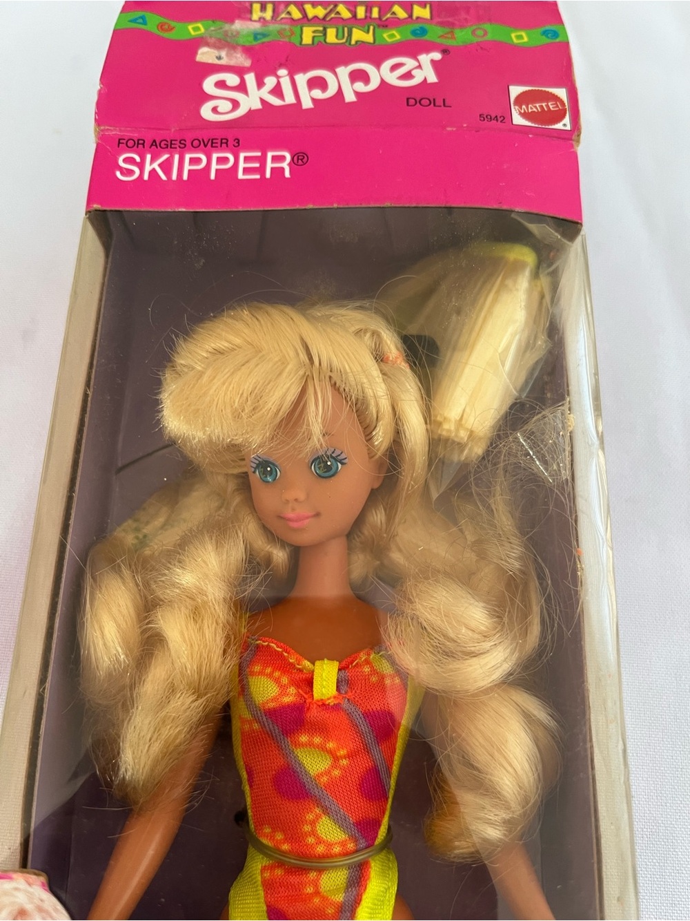 Vintage 1990 Skipper Barbie Hawaiian Fun Blonde Doll in Tropical Swimsuit - Picture 2 of 8